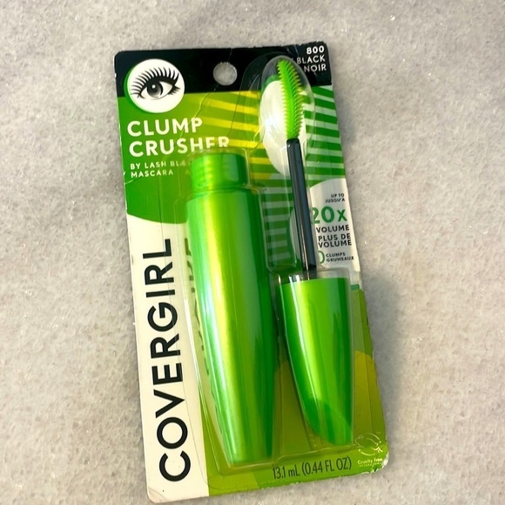 COVERGIRL Lash Blast Clump Crusher Waterproof Mascara New Size .44Fl OZ